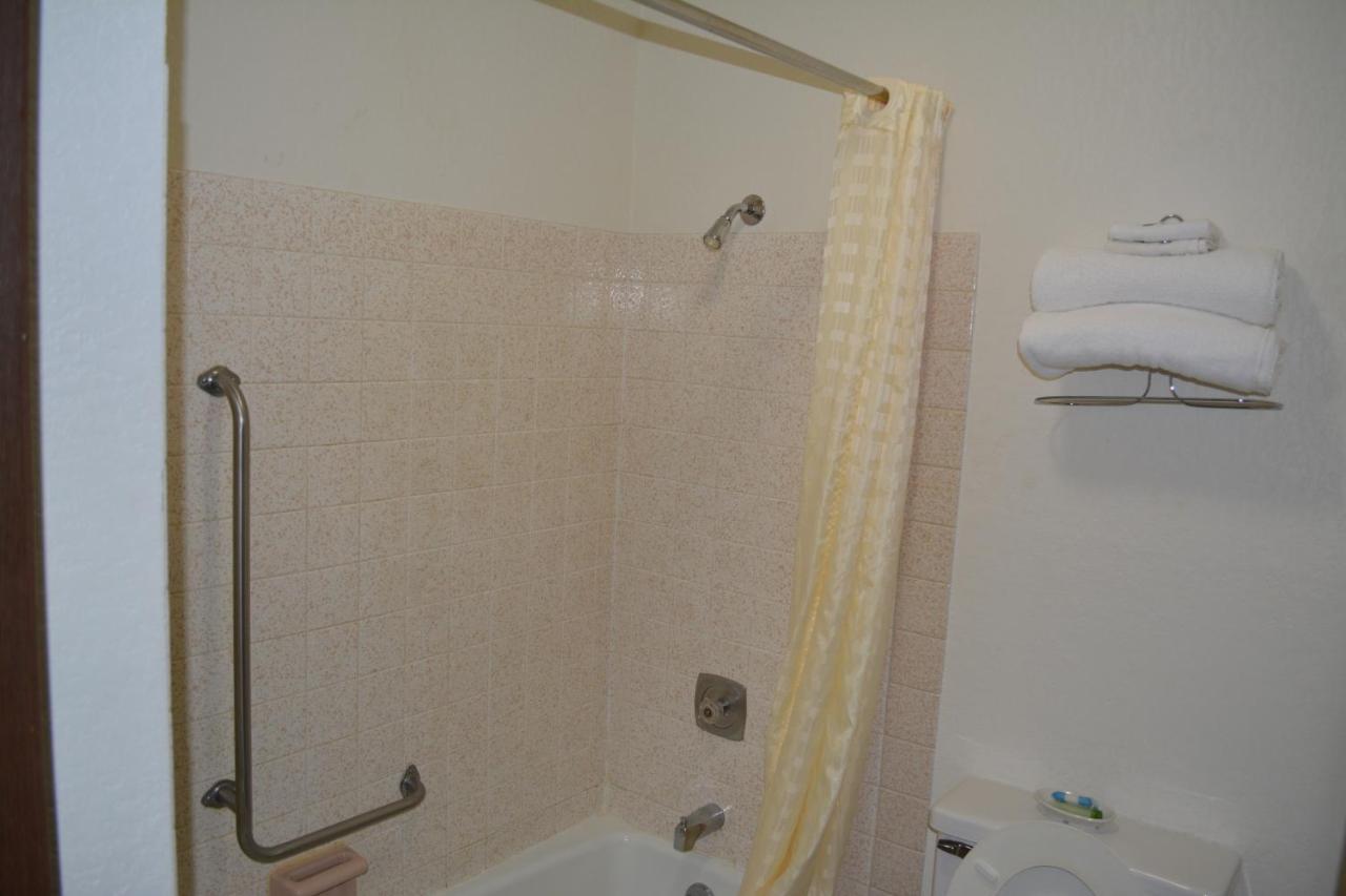 Bloomer Inn & Suites Zewnętrze zdjęcie