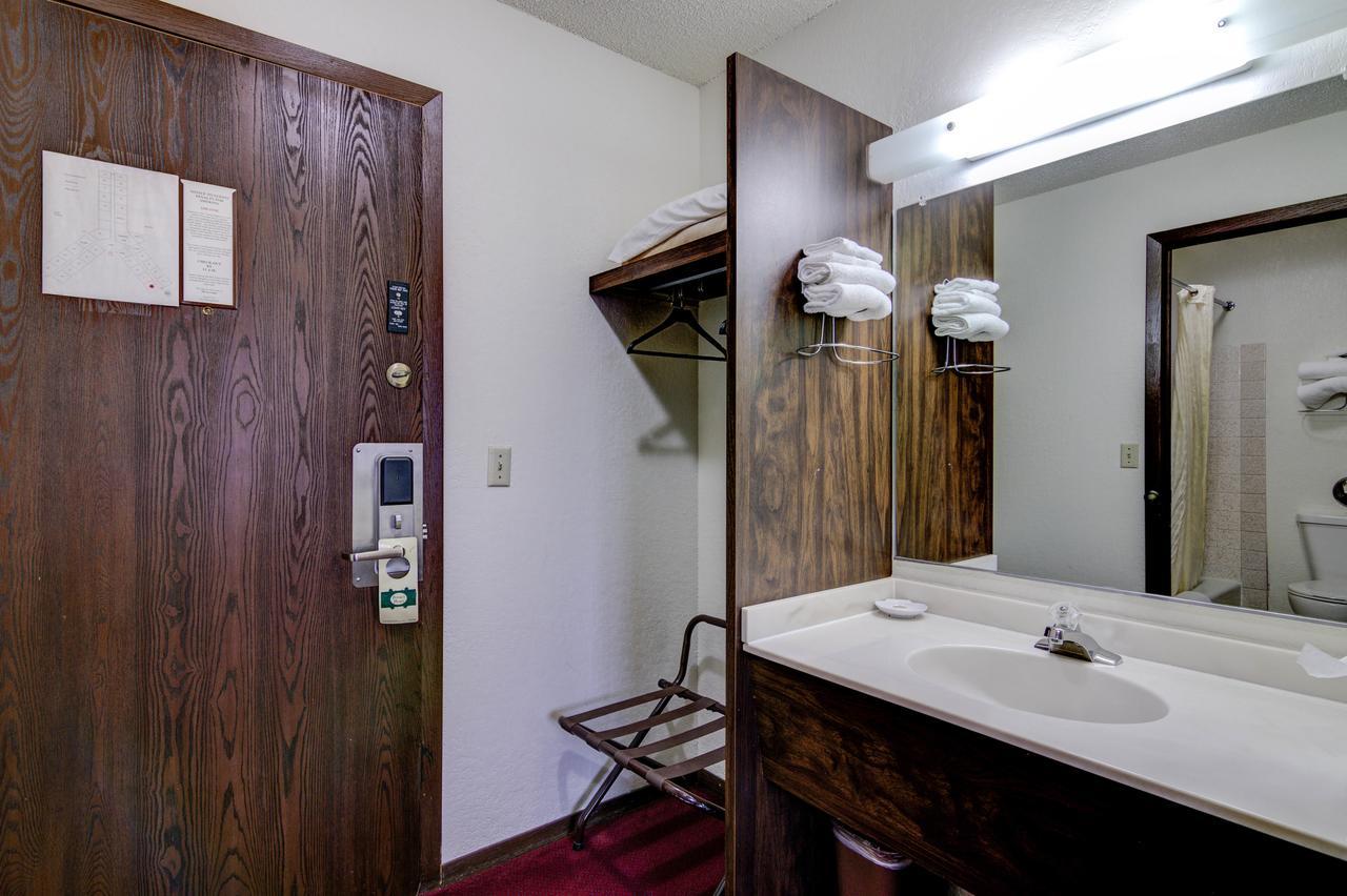 Bloomer Inn & Suites Zewnętrze zdjęcie