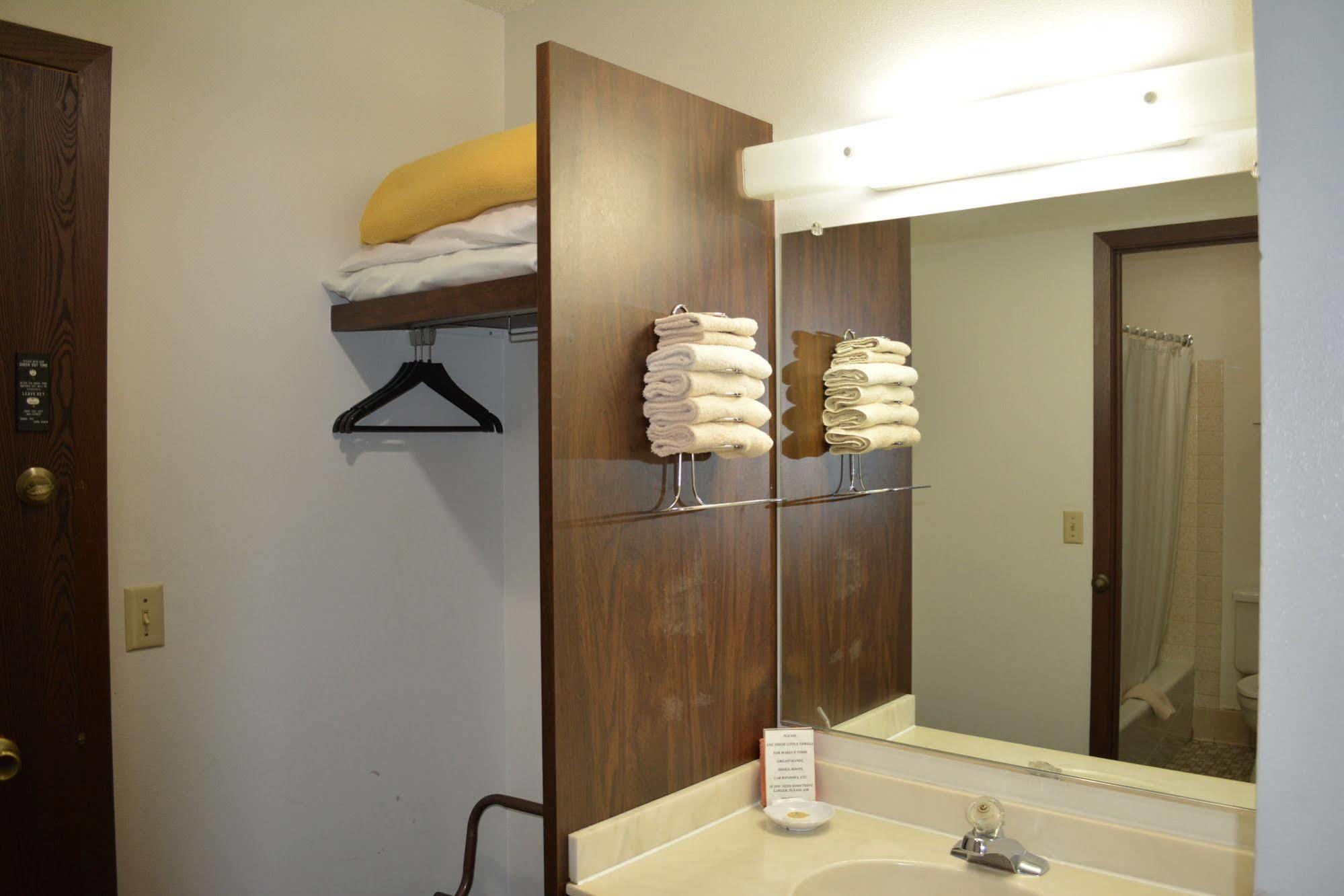 Bloomer Inn & Suites Zewnętrze zdjęcie